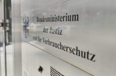 Regierung hält an Reform von Informationsfreiheitsgesetz fest
