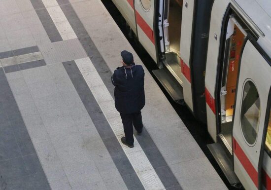 Bahn begrüßt härtere Strafen für Angriffe auf Angestellte
