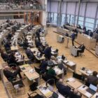 Frauenanteil in Länderparlamenten steigt nur leicht