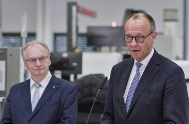 Haseloff lehnt AfD-Verbotsverfahren ab und stützt Merz