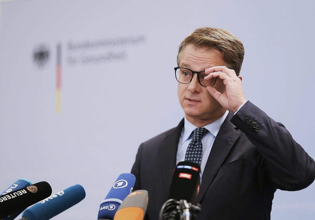 Pflegereform: Regierung verschiebt Streitthemen in Kommission