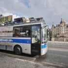 Demo für AfD-Verbot vor Schweriner Schloss