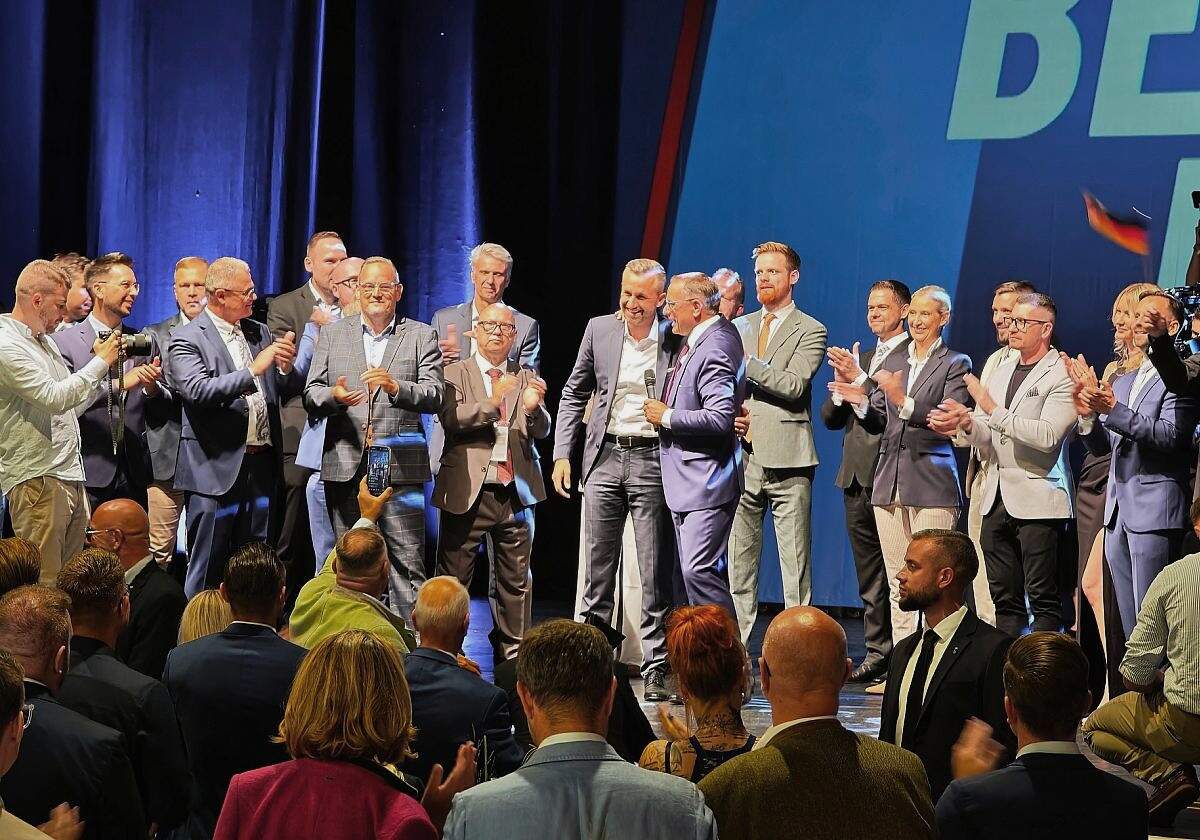 Wagenknecht: Gespräche mit AfD