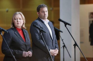 SPD-Spitze lädt frühere Parteivorsitzende zu Beratungen ein