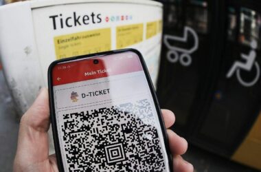 Offiziell: Preis für Deutschlandticket steigt um 3,80 Euro.