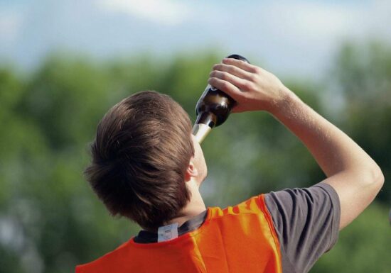 Weniger junge Menschen trinken Alkohol