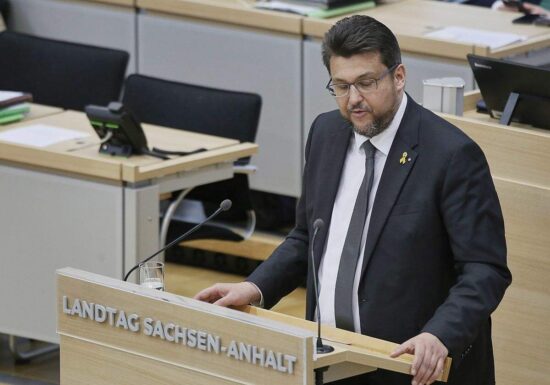 Sachsen-Anhalt: CDU-Politiker rudert nach Enthaltungs-Aussage zurück