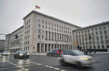 Bericht: Bund will ab 2027 einkommensabhängige Krisenhilfen zahlen