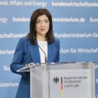 SPD wirft Reiche mangelnde Konzentration auf Ministerium vor