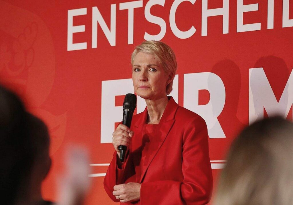 Schwesig will mit Grünen und Linken sprechen