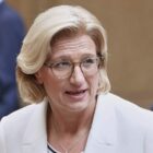 Rehlinger kritisiert Verzögerungen beim Tankrabatt