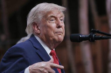 Trump: USA greifen iranische Ziele bei Straße von Hormus an