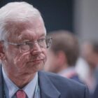 Roland Koch warnt CDU vor Minderheitsregierung