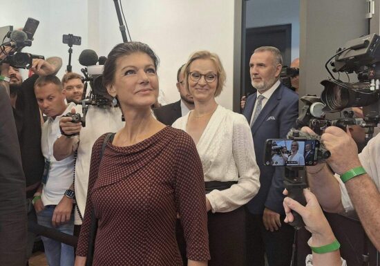 Wagenknecht widerspricht Wolf: "Kommunikation oft einseitig"