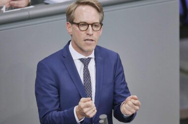 Henrichmann verteidigt Ausgrenzungen im Geheimdienst-Gremium