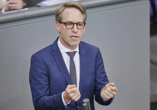 Henrichmann verteidigt Ausgrenzungen im Geheimdienst-Gremium