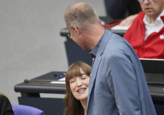 Infratest: SPD und Linke legen zu - AfD weiter klar vor Union