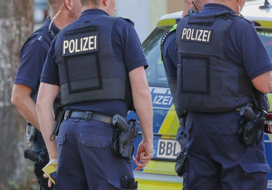 Nach Sabotage an Umspannwerken: Polizei sucht 48-Jährigen mit Foto