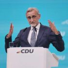 Sachsens Innenminister will Grundrecht auf Asyl abschaffen