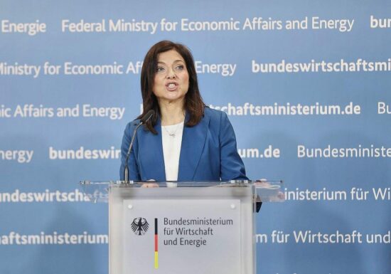 Reiche will Kampfgeist bei Reformvorhaben