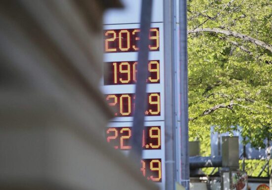 DIW fordert staatliche Maßnahmen gegen hohe Spritpreise