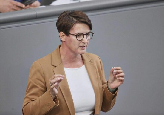 Grüne nennen Merz-Spekulation zu "False-Flag" eine "Frechheit"