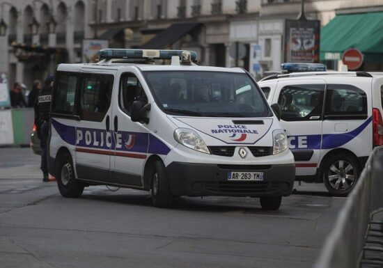 Bundesregierung blickt besorgt auf Lage in Frankreich