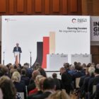 Merz verspricht Investoren "bestmögliche Rahmenbedingungen"