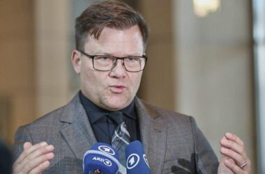 Verbrenner-Aus-Aus: Schneider fordert CO2-Ausgleich