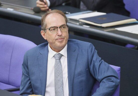 Grüne und Union streiten über Dobrindts Sprachkurs-Verschärfung