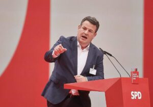 Heil schließt SPD-Vorsitz-Kandidatur nicht aus