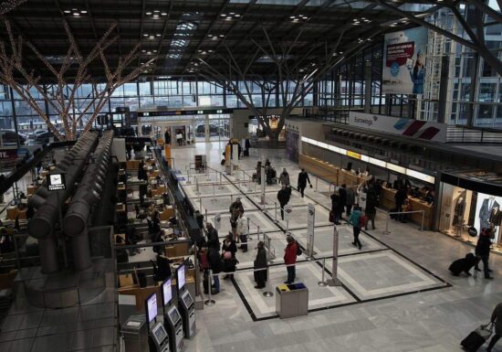 Flughafen Stuttgart wegen Polizeieinsatz vorübergehend gesperrt