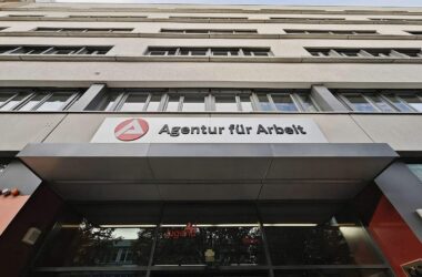 Arbeitsmarktforscher schlägt Abfindungen für Jobwechsel vor