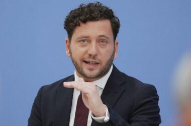Banaszak gibt Berliner Landesverband bei Sondierungen freie Hand