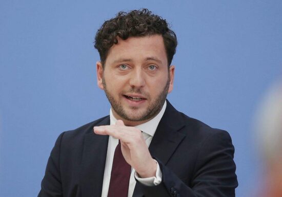 Banaszak gibt Berliner Landesverband bei Sondierungen freie Hand