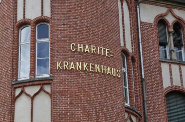 Charité: Sparpaket erzeugt "massiv mehr Bürokratie"