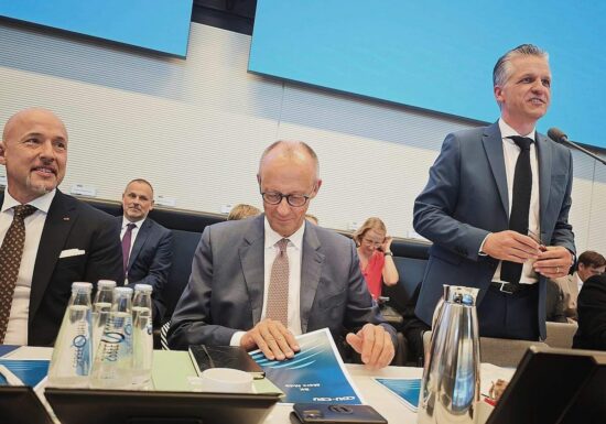 Drohung gegen Rot-Rot-Grün: Reichinnek wirft Union "Bigotterie" vor