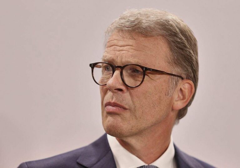 Deutsche-Bank-Chef Sewing kritisiert Tankrabatt