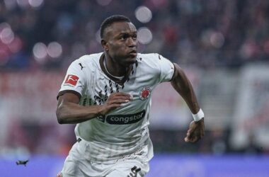 2. Bundesliga: St. Pauli gewinnt gegen Karlsruhe