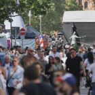 Umfrage: 82 Prozent sehen Anstand in der Gesellschaft schwinden