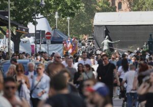 Umfrage: 82 Prozent sehen Anstand in der Gesellschaft schwinden
