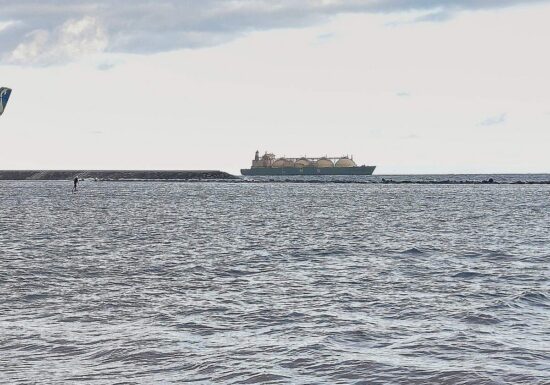 Deutsche ReGas nimmt zweites LNG-Schiff in Mukran in Betrieb