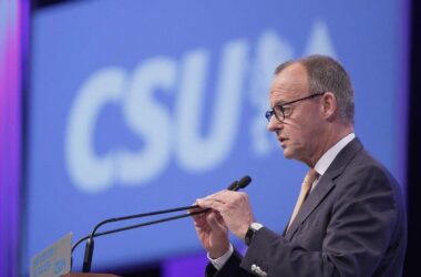 CSU-Parteitag: Merz ruft Union zu Geschlossenheit auf