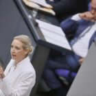 Infratest: AfD weiter deutlich vor Union