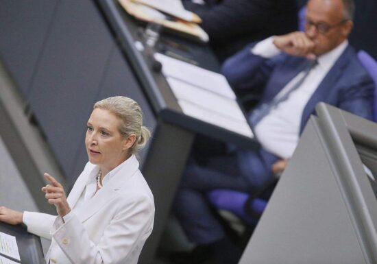 Infratest: AfD weiter deutlich vor Union