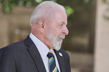 Brasilien: Bolsonaro-Sohn und Lula gehen in Stichwahl