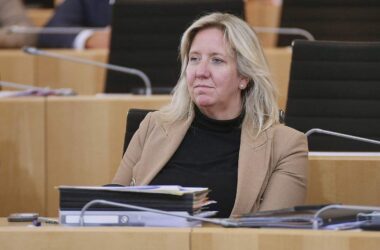 SPD-Politiker Zorn sieht mögliche Claus-Kandidatur kritisch