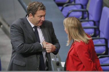 Hubertz stellt sich in SPD-Führungsdebatte hinter Klingbeil