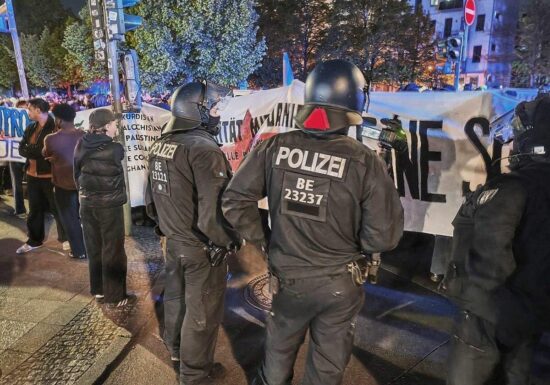 Bundesregierung: Linksextremisten wollen sich an Proteste hängen