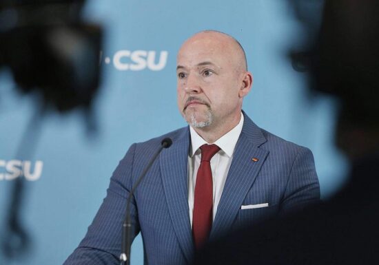 CSU bezeichnet Berlin-Sondierungen nach Emde-Post als "Lachnummer"